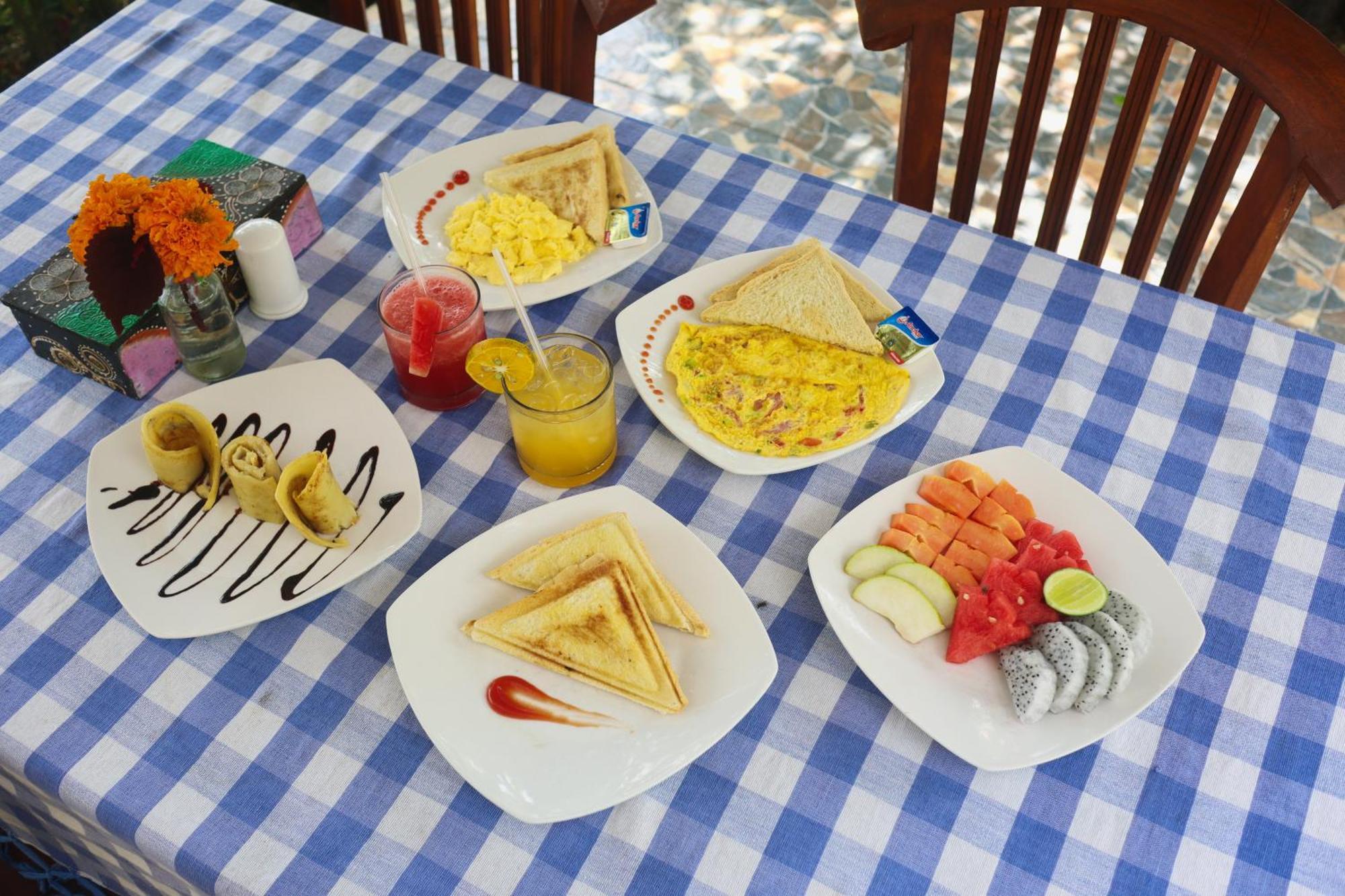 ワルン バギア バンガローズ Batumadeg エクステリア 写真